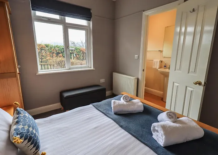 Curlew At Hawkshead * آمبيلسايد