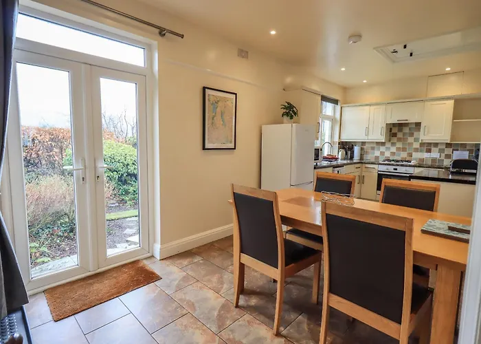 Curlew At Hawkshead آمبيلسايد